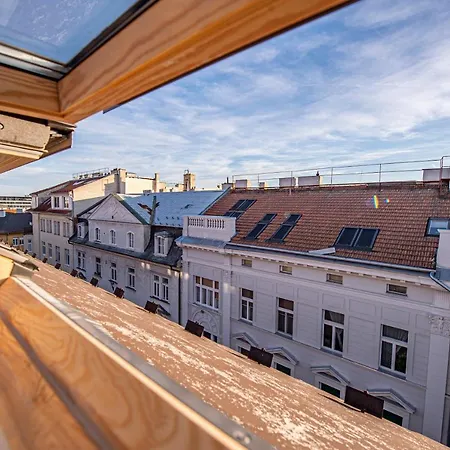 Blue President ברטיסלאבה